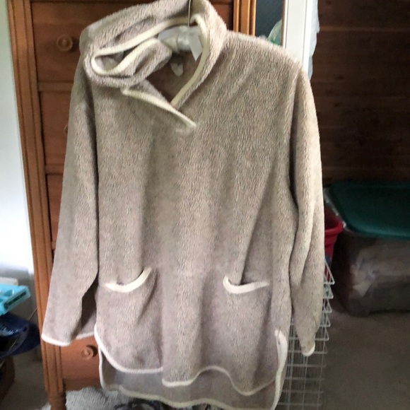 Coldwater Creek Tops - Hooded sweatshirt type top, warm and stylish. Coldwater Creek Tops - Hooded sweatshirt type top, warm and stylish.
